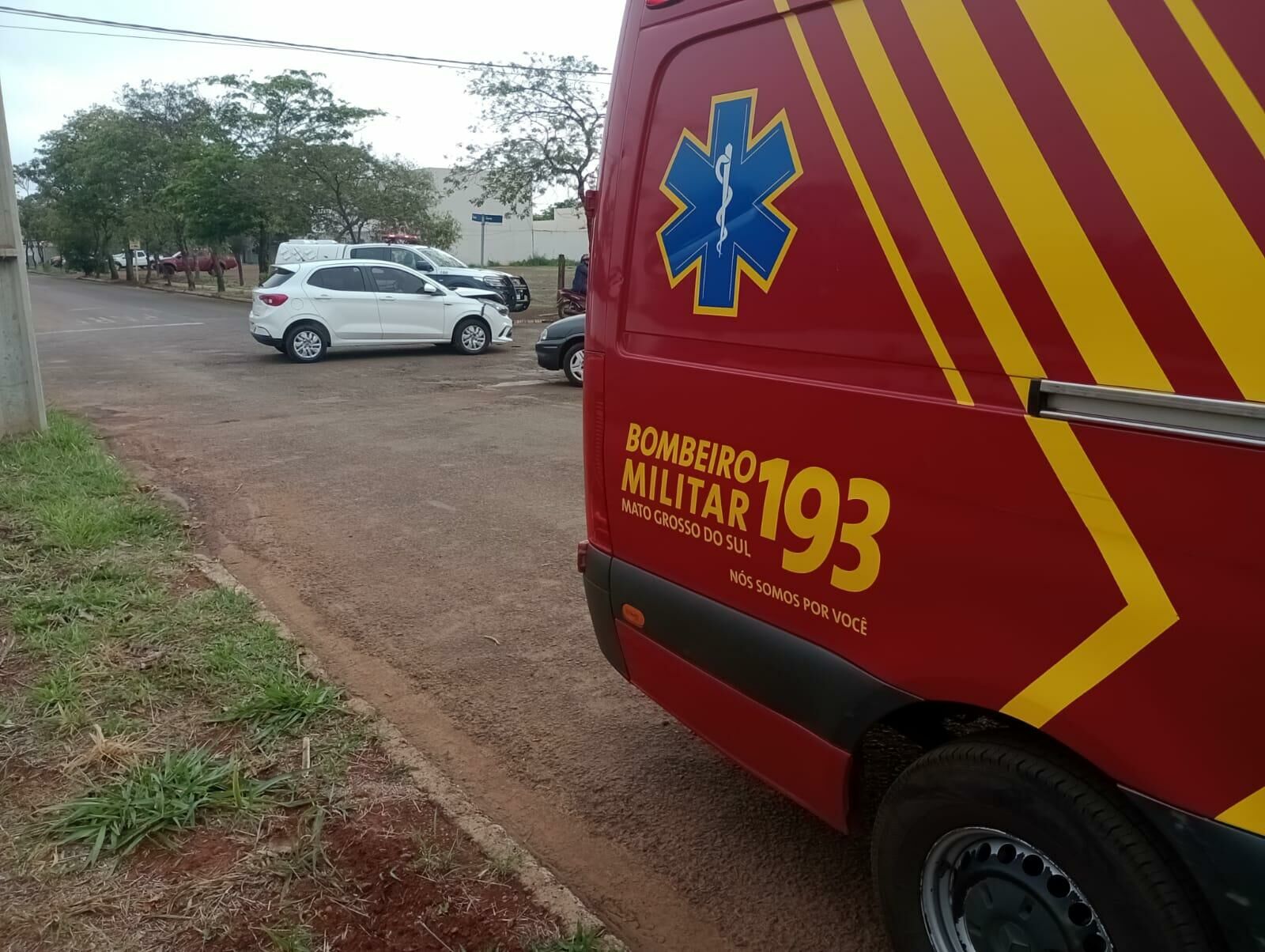 Imagem de compartilhamento para o artigo Acidente em cruzamento de Chapadão do Sul deixa condutora ferida; Bombeiro foi acionado da MS Todo dia